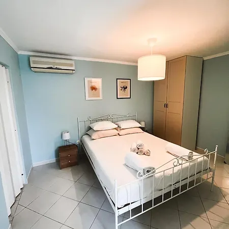 Metka Apartment Murter