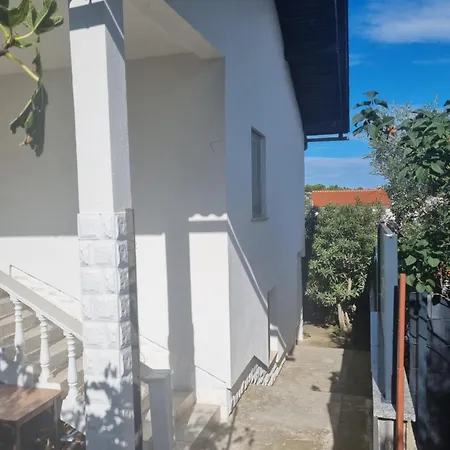 Metka Apartment Murter
