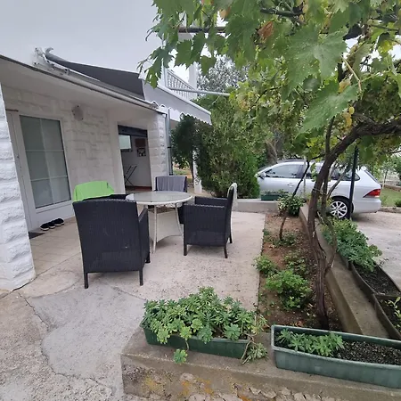 Metka Apartment *