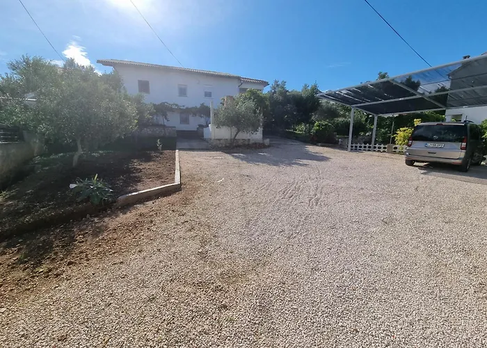 דירה Metka מורטר